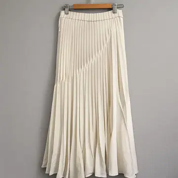 UN3D. 아이보리 플리츠 스커트 38