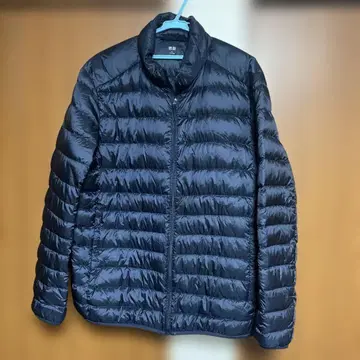 UNIQLO 울트라 라이트 다운 남성용 네이비 컬러