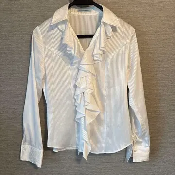 [ 나라 까미체 ] 프릴 달린 화이트 스트라이프 셔츠