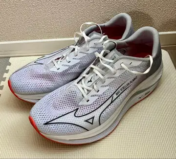 미즈노 웨이브 리벨리온 플래시 2 화이트 x 블랙 x 그레이 31cm