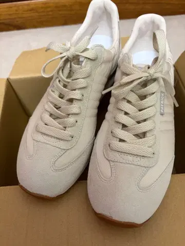 PATRICK 스니커즈 크림색