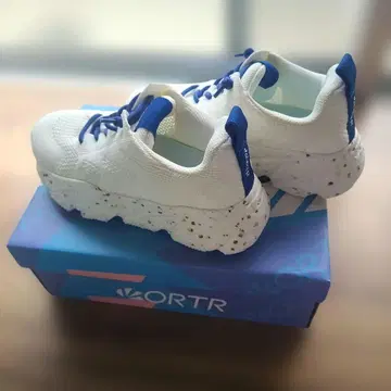 ORTR 스니커즈/3711 22 cm