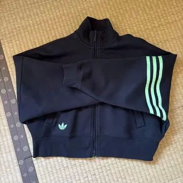 adidas 블랙 그린 라인 자켓
