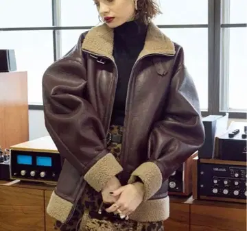 EVARIS 브라운 무스탕 코트