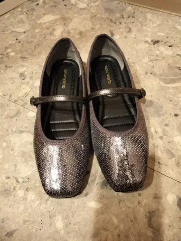 글로벌 워크  스트랩 펌프스 그레이 스팽글 M 새상품급