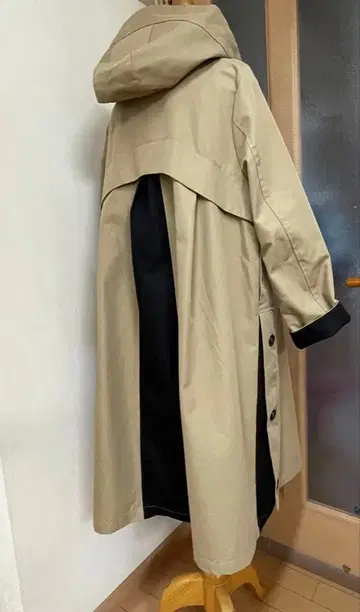 새상품 레스피기 후드 부착 트렌치풍 코트