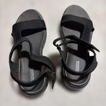 SKECHERS 블랙 스포츠 샌들