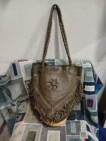 모로코에서 태어난 가죽 백