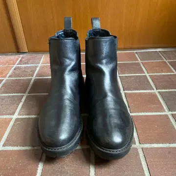 블랙 가죽 사이드 고어 부츠