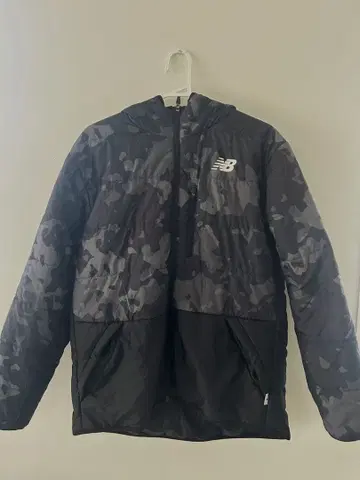New Balance 카모 패턴 자켓