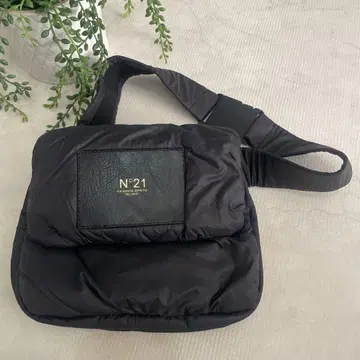 N21 누메로 벤투노 바디백