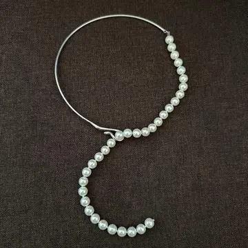 GOLDY 블랭크 펄 넥 커프 실버 비대칭 V자 펄