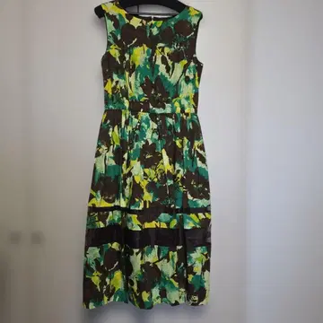 스트로베리 필드 슬리브리스 꽃무늬 원피스