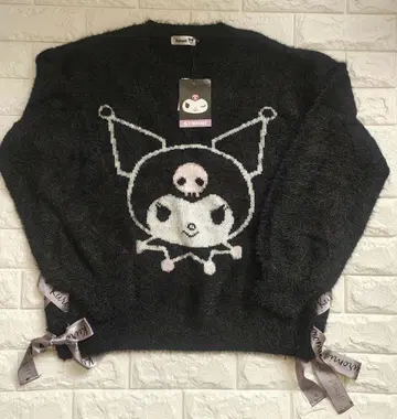 산리오 쿠로미 페더 스웨터 사이드 리본 M 사이즈