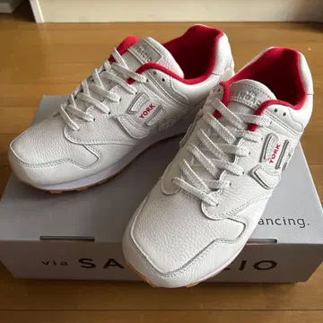 SANGACIO 뉴욕 화이트/레드 스니커즈 한정 생산품