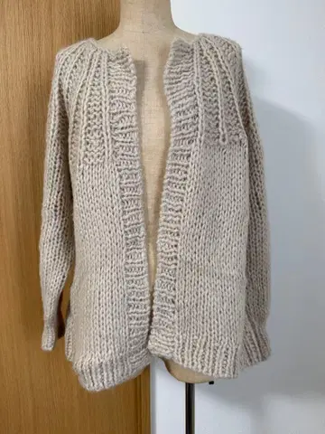 HUG O WaR 베이지 니트 가디건 긴팔 리브