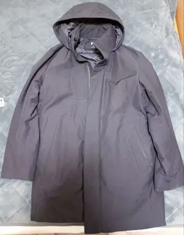 유니클로 하이브리드 다운 코트 네이비 M 남성용