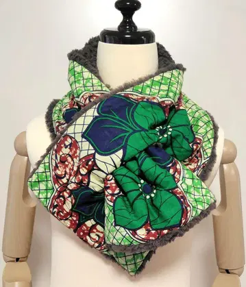 아프리카 천 퍼, 펀칭식 머플러 [ 그린 x 흰 꽃 ]