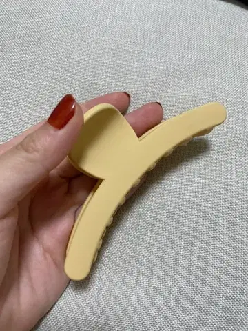 베이지 심플 헤어 클립