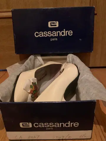 cassandre 장식 화이트 펌프스