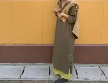 베이지 V넥 7부 소매 티셔츠 롱 원피스