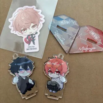 기븐 우에노야마 리츠카 사토 마후유 아크릴 스탠드 키링 카페