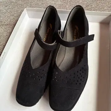 크롤 발리에 멜리 제인 펌프스 새상품급