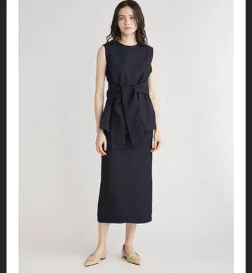 벨트 상의 스트레이트 스커트 셋업