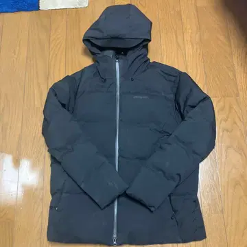 patagonia 블랙 다운 자켓 L 사이즈
