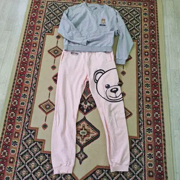 모스키노 맨투맨 상하의