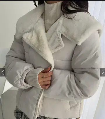 GRL 화이트 다운 자켓 L 사이즈