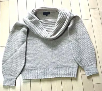 UNTITLED 베이지 니트 스웨터