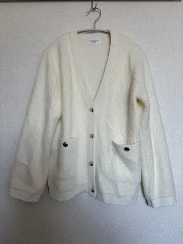 이번 시즌 OPAQUE.CLIP 페더 얀 가디건