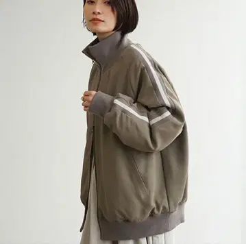 FASHFREN 라인 트랙 자켓 모카