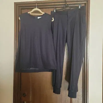 새상품 미라 오웬 네이비 셋업