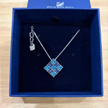 스와로브스키 ANGELIC 스퀘어 블루 퍼플 목걸이