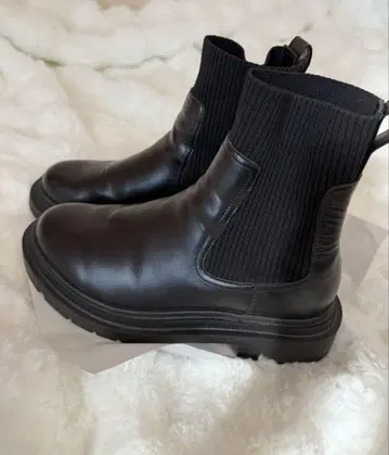 블랙 가죽 사이드 고어 부츠 통굽