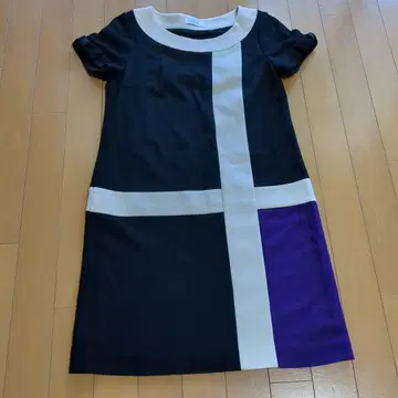 Poudre 무릎 기장 원피스 반팔 블랙/화이트/보라색