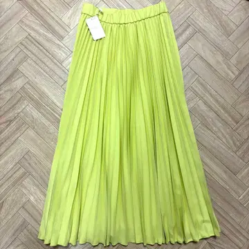 스트로베리 필드 플리츠 스커트 사이즈 2 택 포함