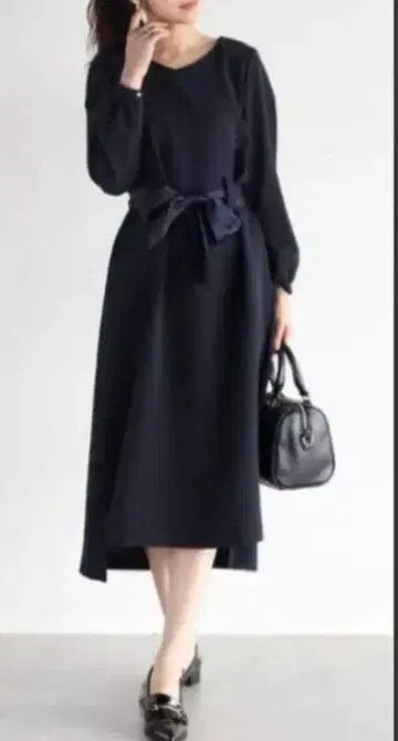 [ 새상품 ] 야마다야 Vin Navy 리본 악센트 네이비 원피스