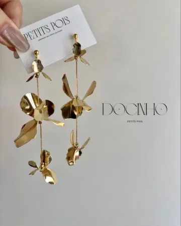 PETITS POIS 골드 귀걸이 플라워 모티브 브라이덜