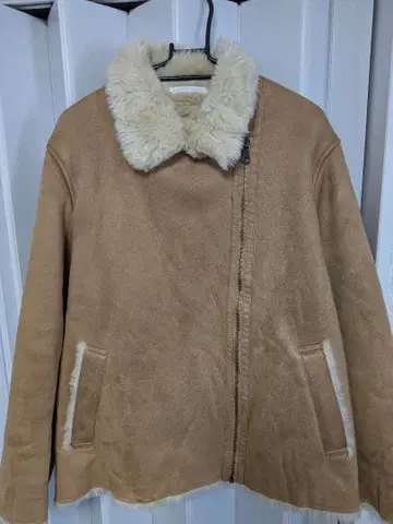 유니클로 무스탕 점퍼 익명 배송