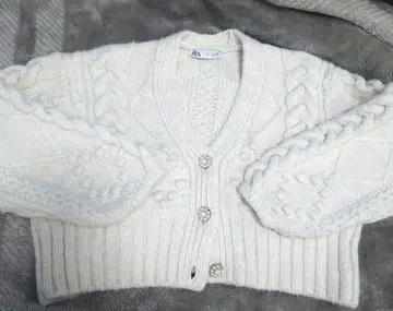 새상품급 ZARA 아란 니트 펄 비쥬 큼직한 니트