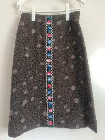 미나 페르호넨 도트 무늬 울 스커트