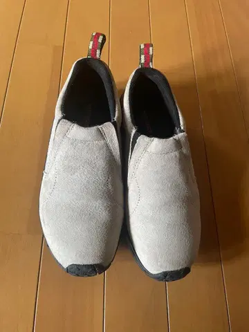 MERRELL 24 스웨이드 슬립온 슈즈 화이트