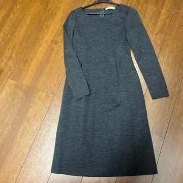 R ene 그레이 긴팔 무릎 기장 원피스