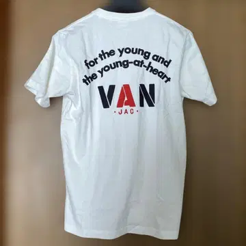 VAN JAC T셔츠 화이트 L사이즈 백 아치 로고 자수 미사용
