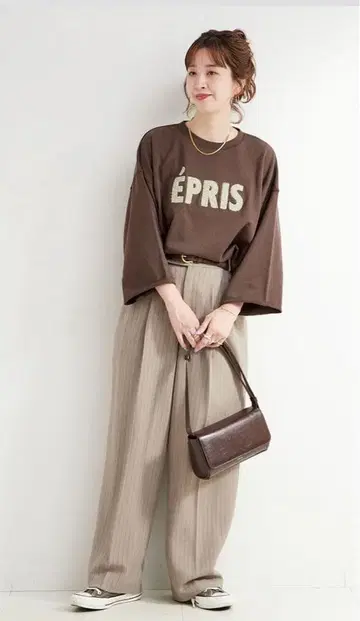 B.C STOCK 라메 사가 자수 7부 소매 풀오버 맨투맨