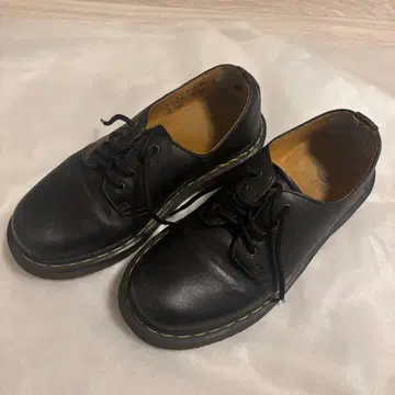 닥터마틴 1561 UK5 4홀