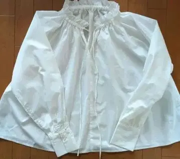 [ 새상품급 ] 나노 유니버스 화이트 코튼 셔츠 프릴 개더 포함 긴팔